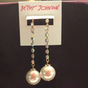 NWT Betsey Johnson Crystal Glass Pearl Rose Gold Drop Earrings Lever Back Wires